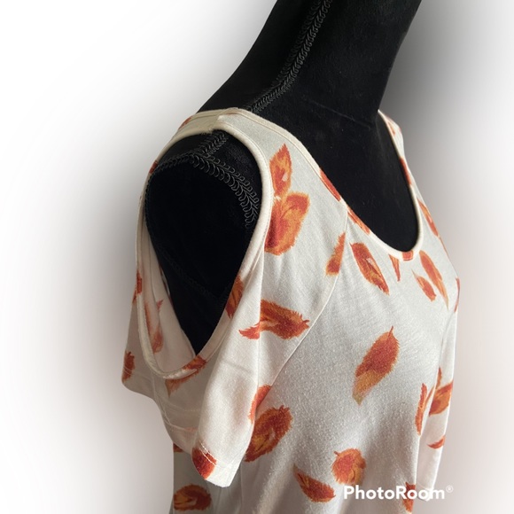 🎉2/20$ Forever 21 Cold shoulder T😎 - Picture 2 of 7